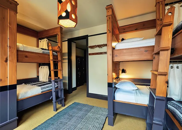 Private Six-Bedroom Room