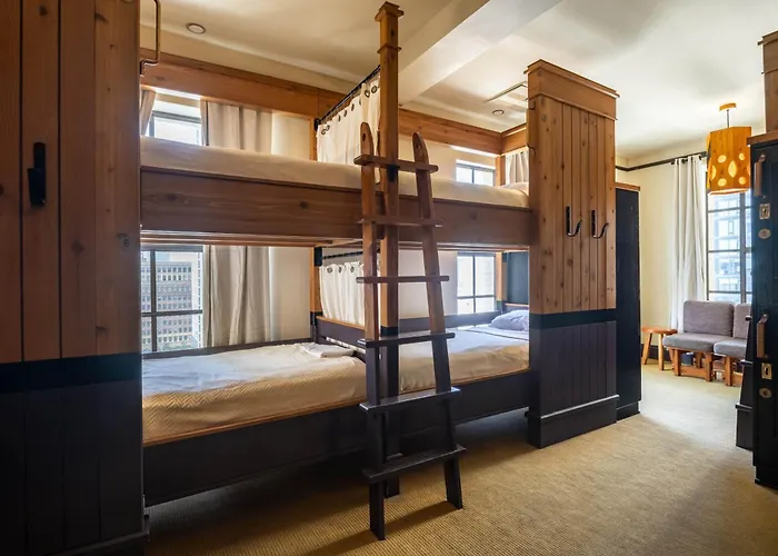 Private Eight-Bedroom Room